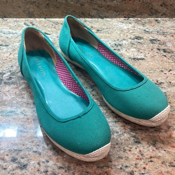 NEW Women’s Talbots Palma Cotton Canvas Flats size 7.5 perfect for Christmas! 🎄 - Picture 3 of 8